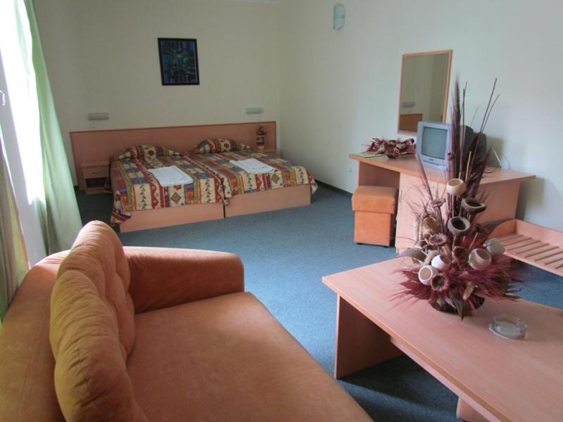 Family Hotel Aurelia Sunny Beach Esterno foto