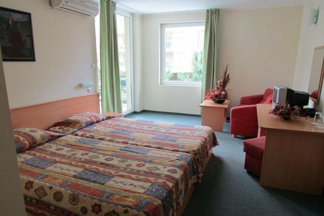 Family Hotel Aurelia Sunny Beach Esterno foto