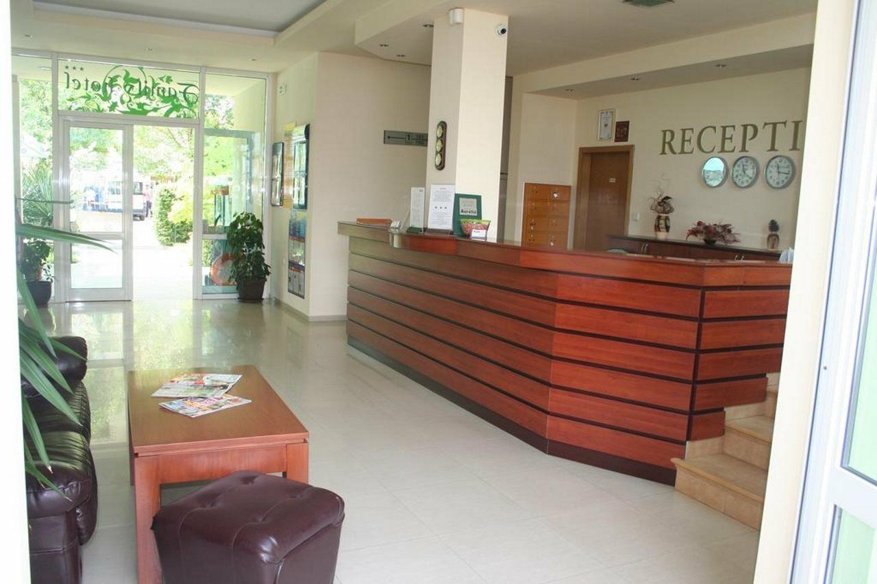 Family Hotel Aurelia Sunny Beach Esterno foto