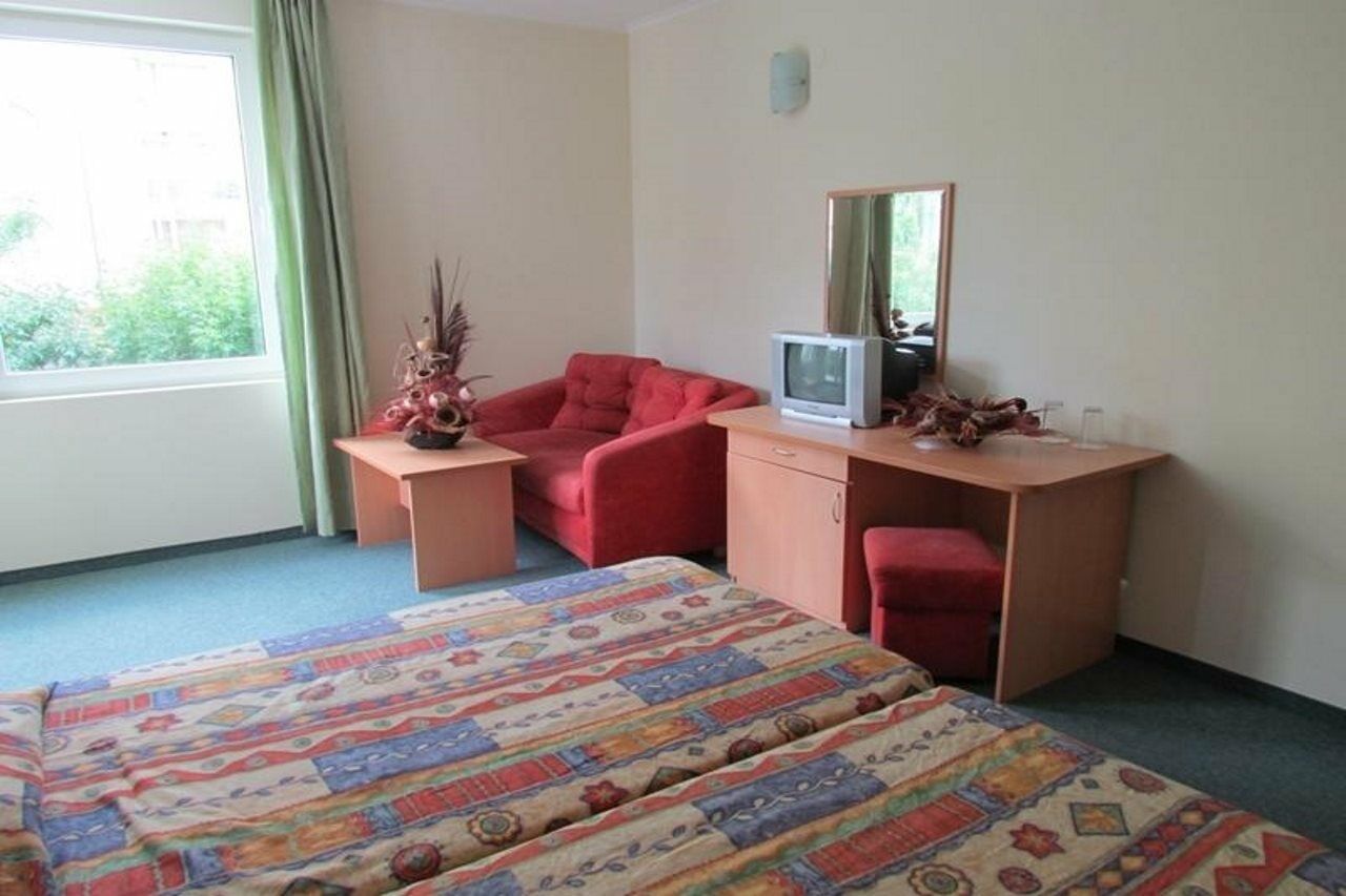 Family Hotel Aurelia Sunny Beach Esterno foto